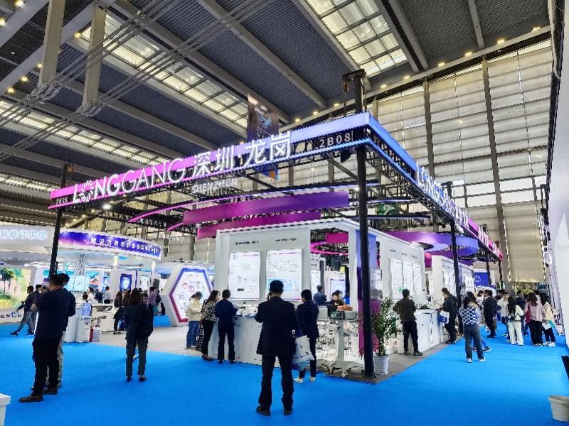 龍崗展區(qū)攜近百產(chǎn)品亮相深圳國(guó)際醫(yī)療器械展，彰顯產(chǎn)業(yè)集聚與創(chuàng)新實(shí)力